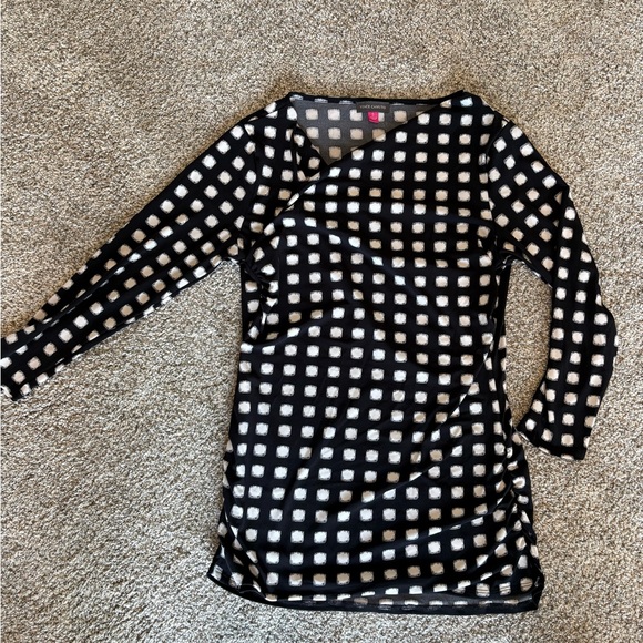 Vince Camuto Tops - Vince Camuto Black and White Patterned Top with 3/4 Sleeves size small